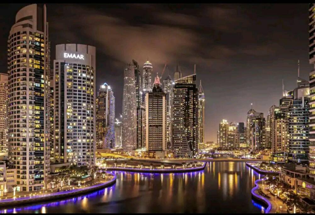 Lux Spectacular Dubai Marina View Apartment Exterior photo