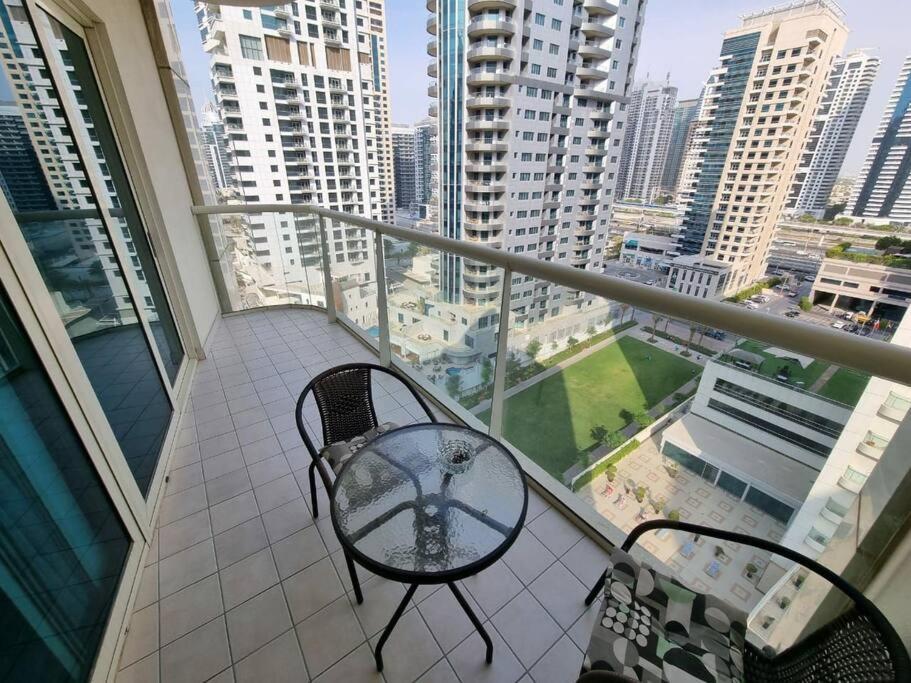 Lux Spectacular Dubai Marina View Apartment Exterior photo